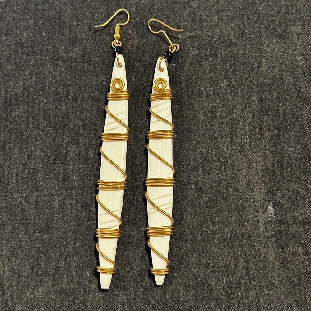 NEW‎ African Handmade Bone Earrings with Bronze Spiral